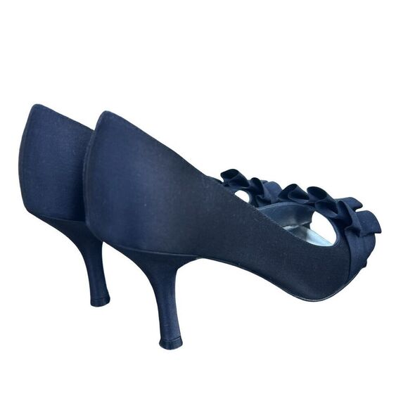 Stuart Weitzman GIGIRITZ Black Size 8 Ruffle 3.5" Heel Cocktail Pumps - Picture 2 of 11